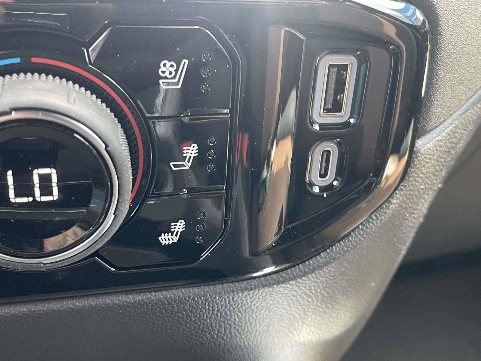2025 Chevrolet Silverado 2500 HD High Country - Photo 15