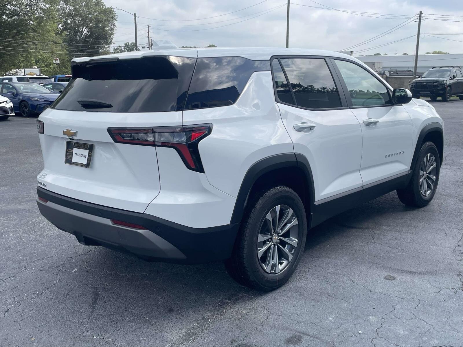 2026 Chevrolet Equinox LT photo 2