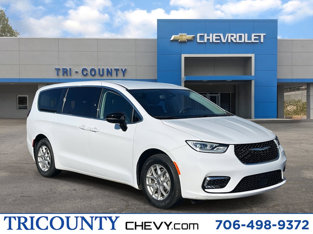 Used 2024 Chrysler Pacifica Touring L