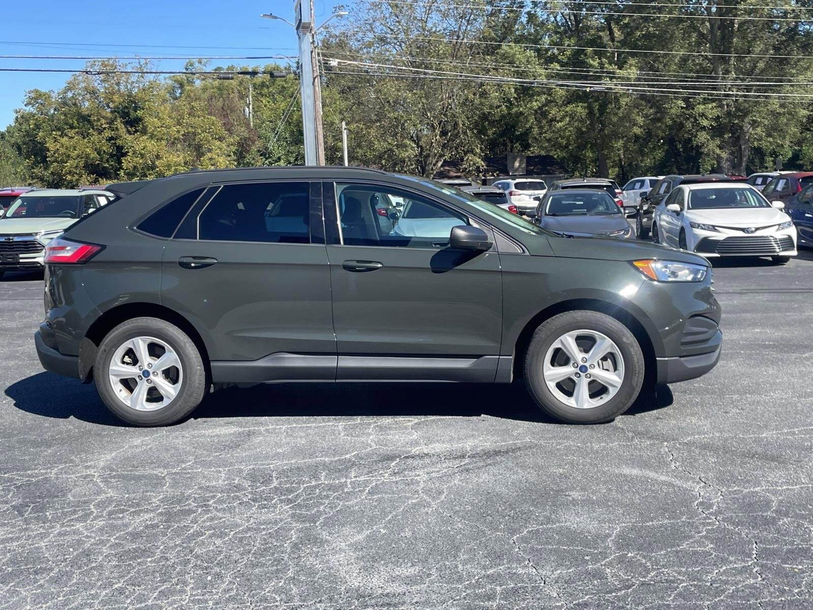 2022 Ford Edge SE photo 2