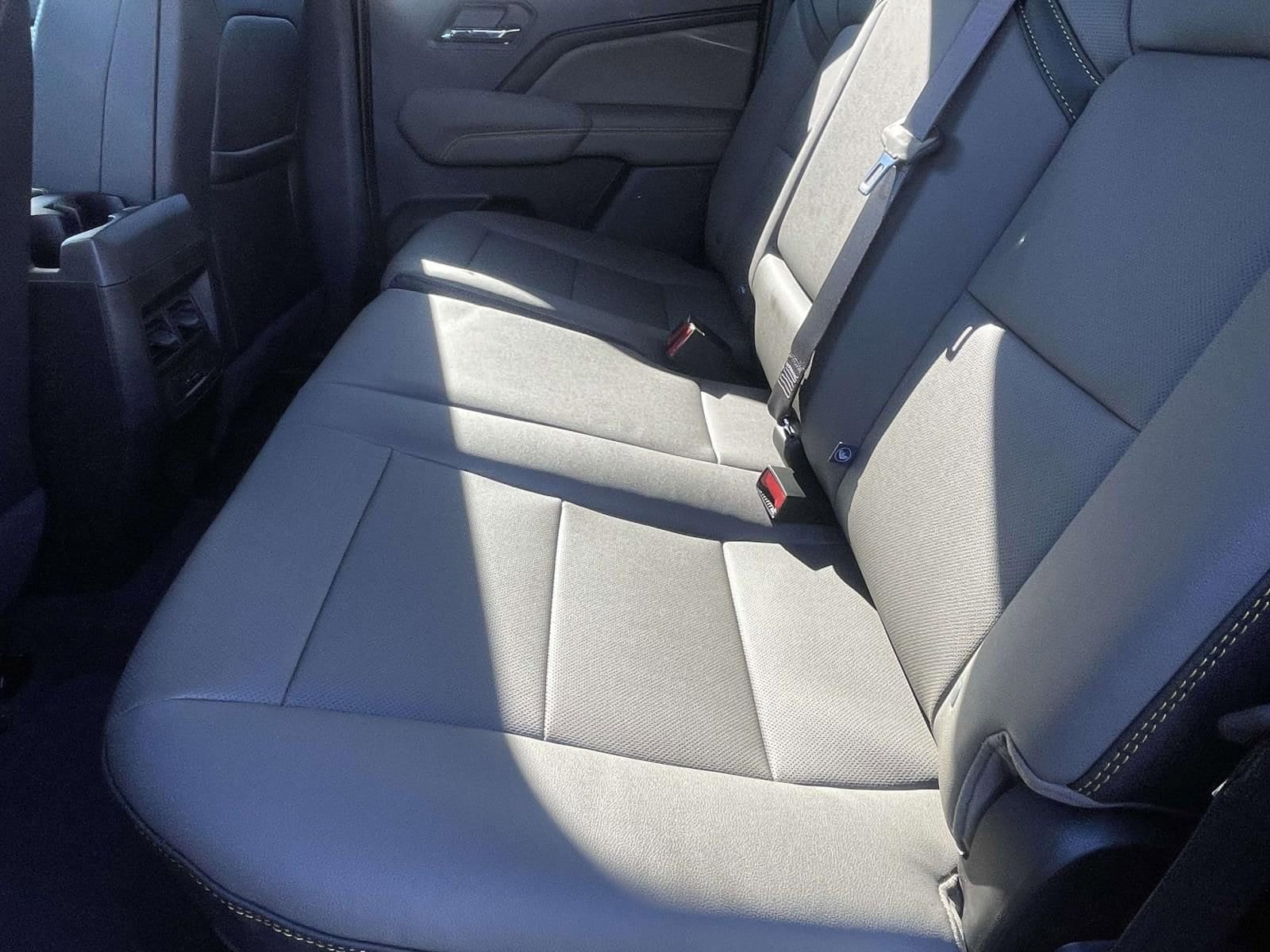 2026 Chevrolet Colorado ZR2 - Photo 8