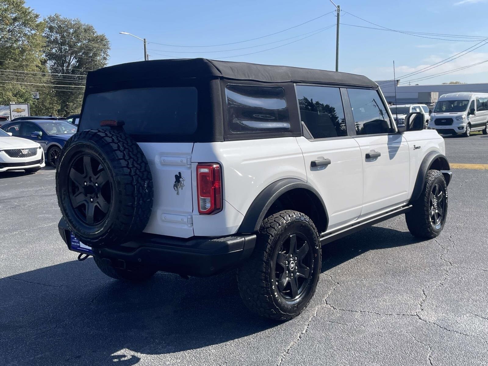 2023 Ford Bronco Black Diamond photo 3