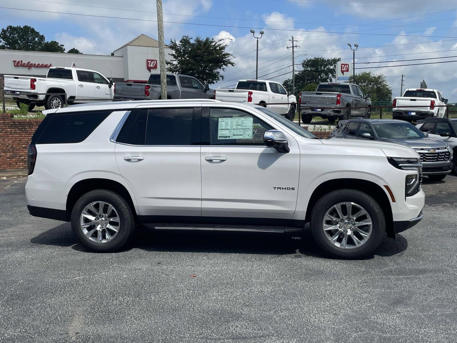 2025 Chevrolet Tahoe Premier photo 2