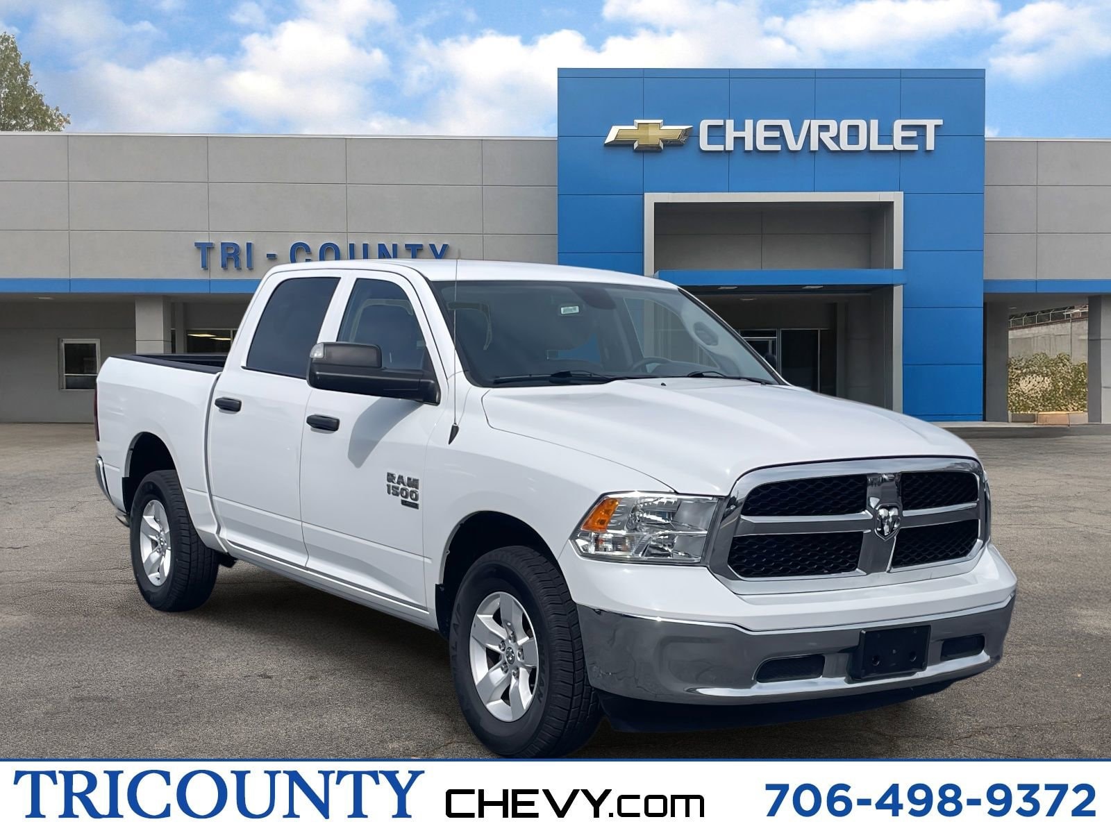 2023 RAM 1500 Classic SLT 4x4 Crew Cab 5'7's photo