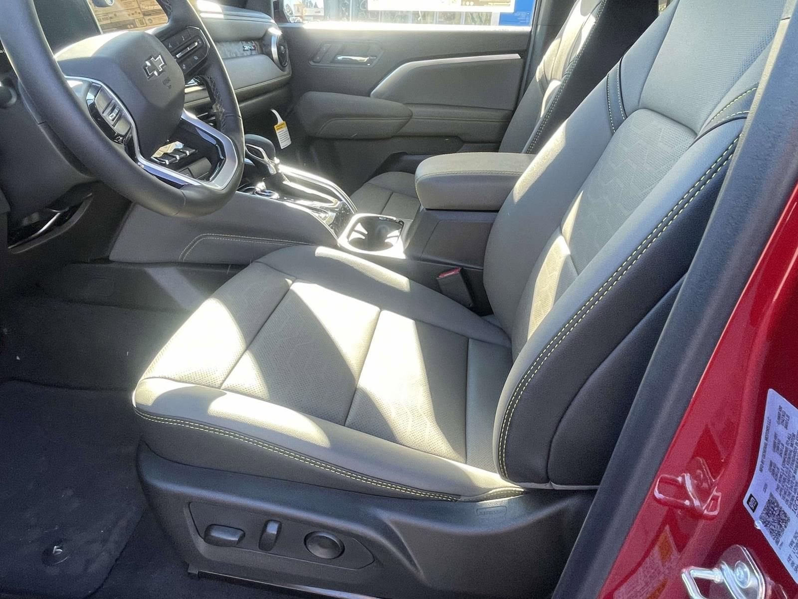 2026 Chevrolet Colorado ZR2 - Photo 10