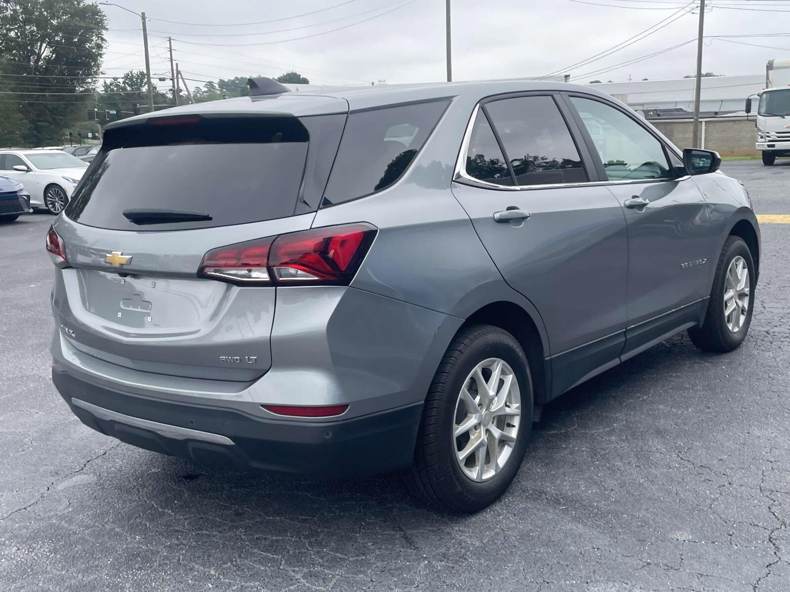 2023 Chevrolet Equinox LT photo 3