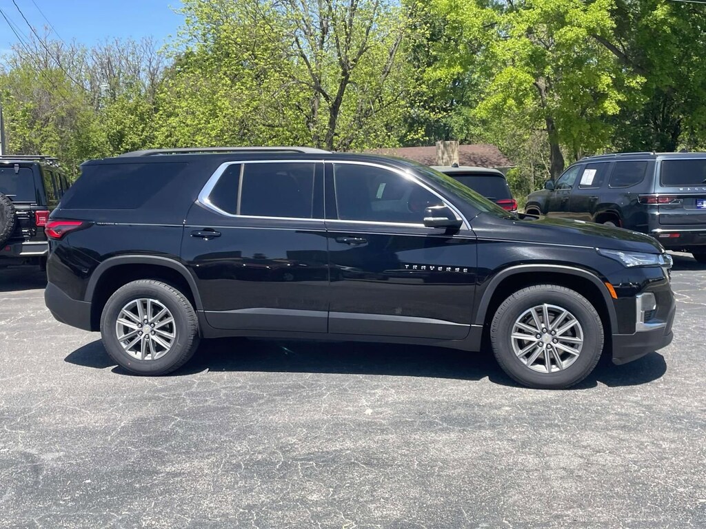 Used 2024 Chevrolet Traverse Limited LT Cloth SUV