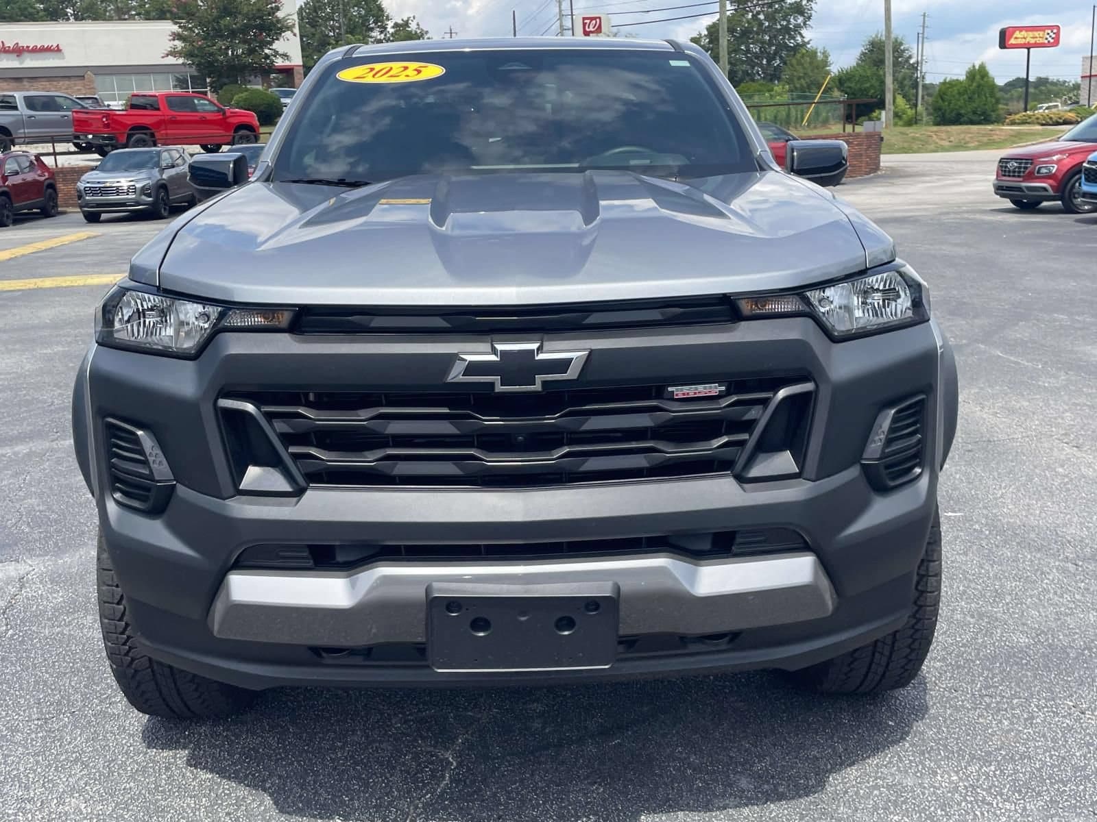 2025 Chevrolet Colorado Trail Boss - Photo 8
