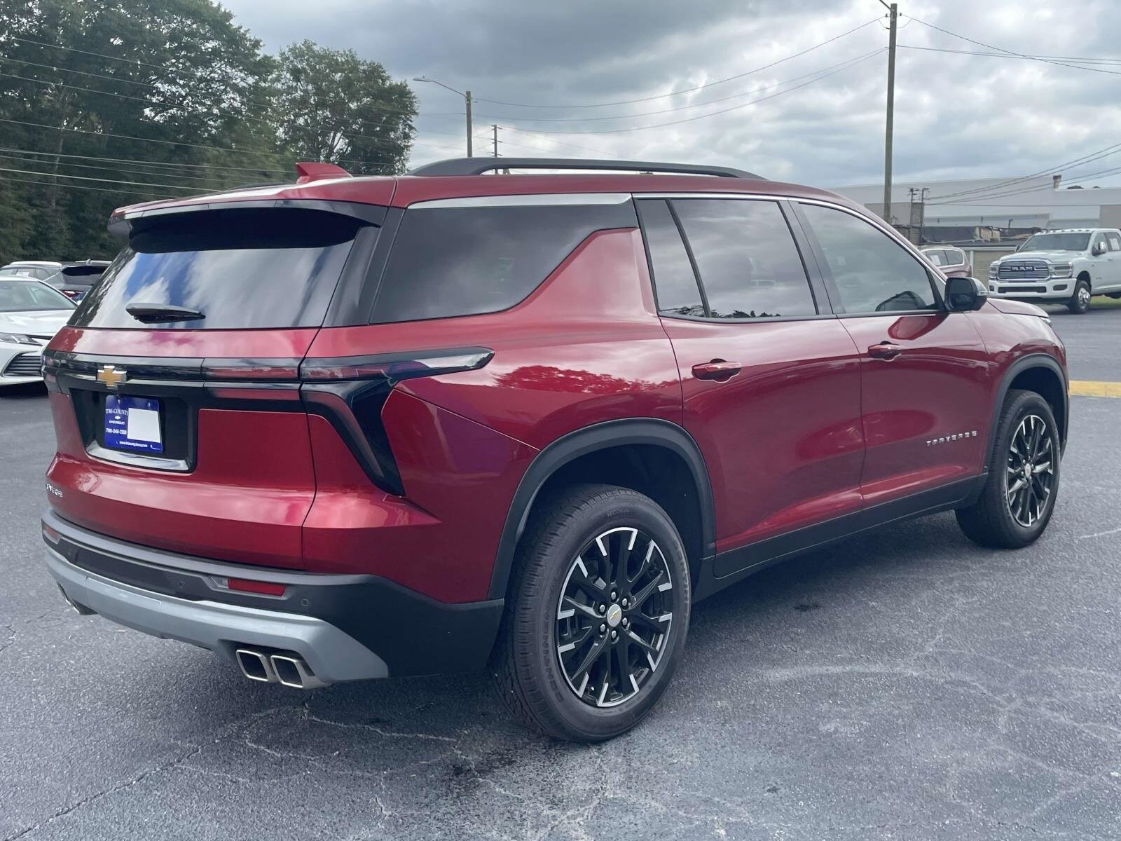 2025 Chevrolet Traverse photo 3
