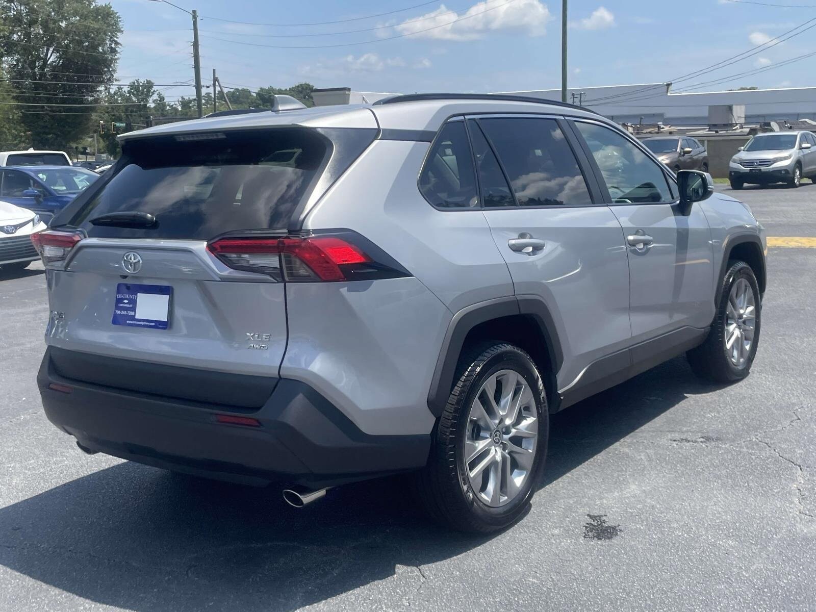 2025 Toyota RAV4 XLE Premium photo 3