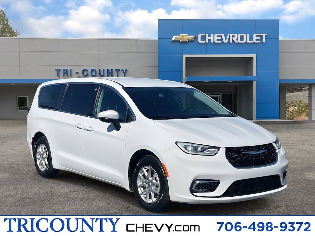 Used 2023 Chrysler Pacifica Touring L