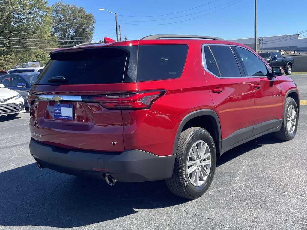 Used 2023 Chevrolet Traverse LT Cloth SUV