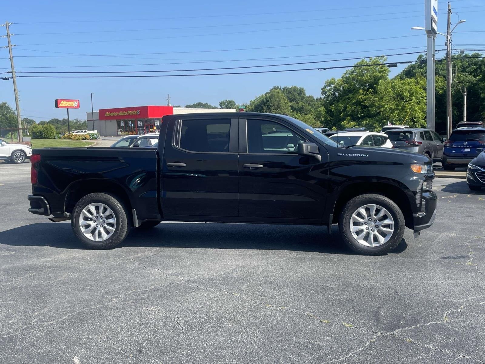 2021 Chevrolet Silverado 1500 Custom photo 2