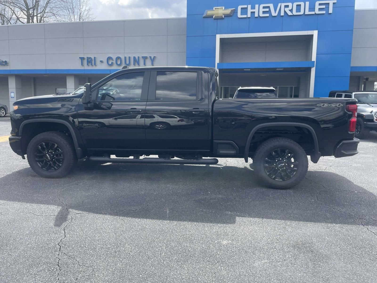 2025 Chevrolet Silverado 2500 HD Custom - Photo 4