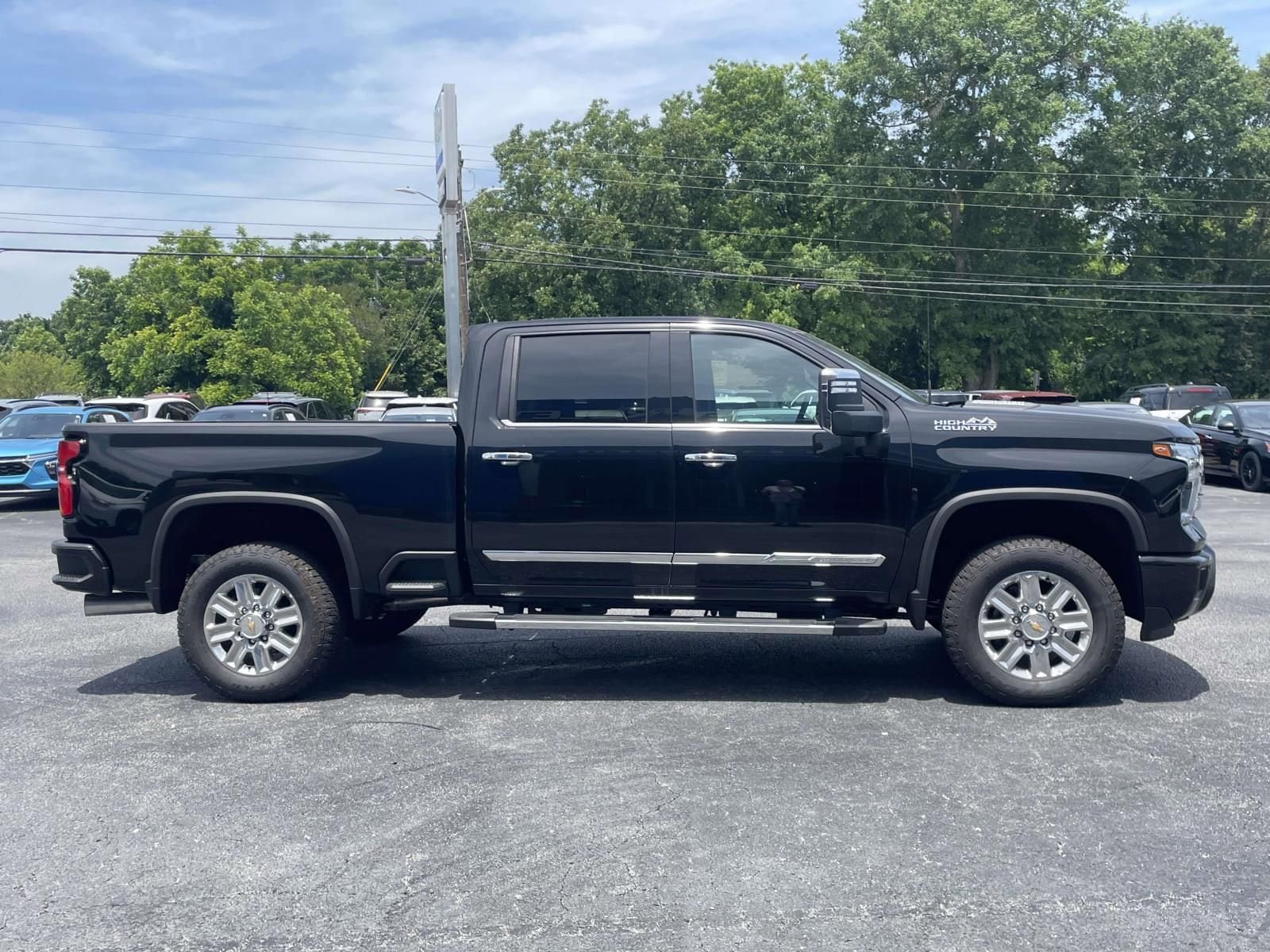 2025 Chevrolet Silverado 2500 HD High Country - Photo 2