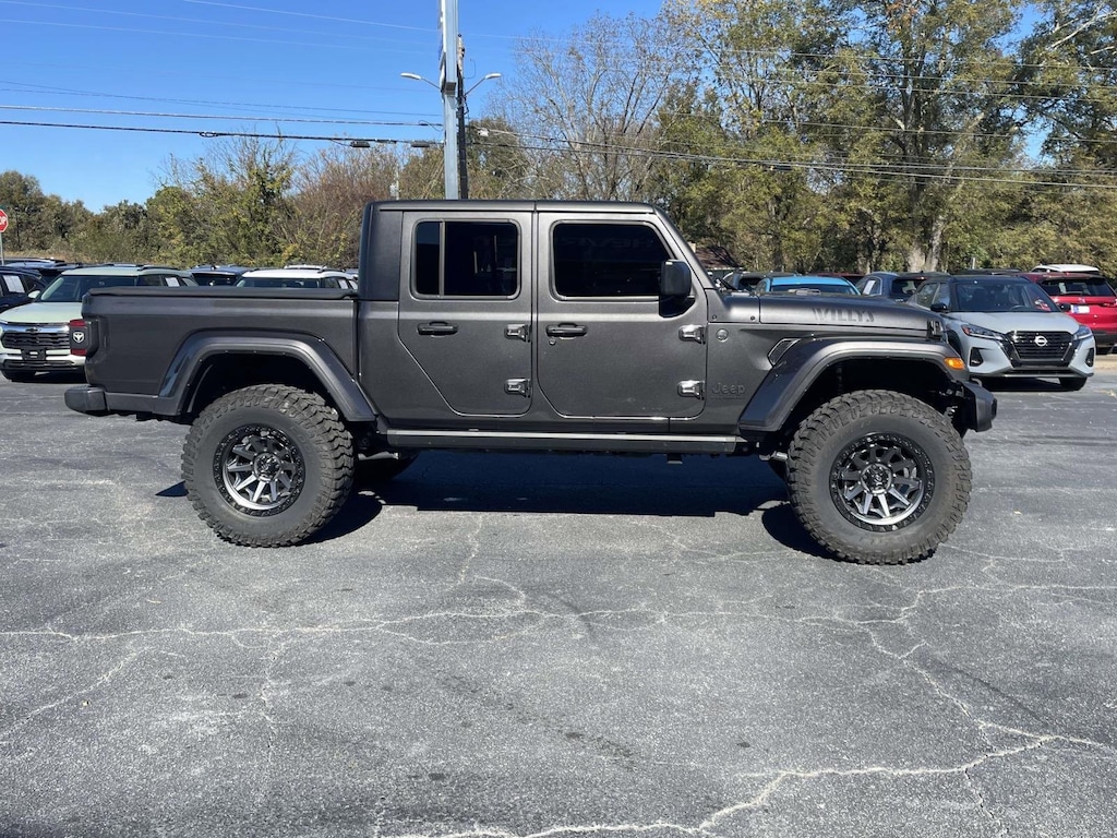 Used 2024 Jeep Gladiator Willys Truck