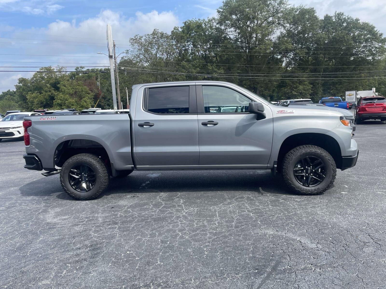2026 Chevrolet Silverado 1500 Custom Trail Boss photo 2