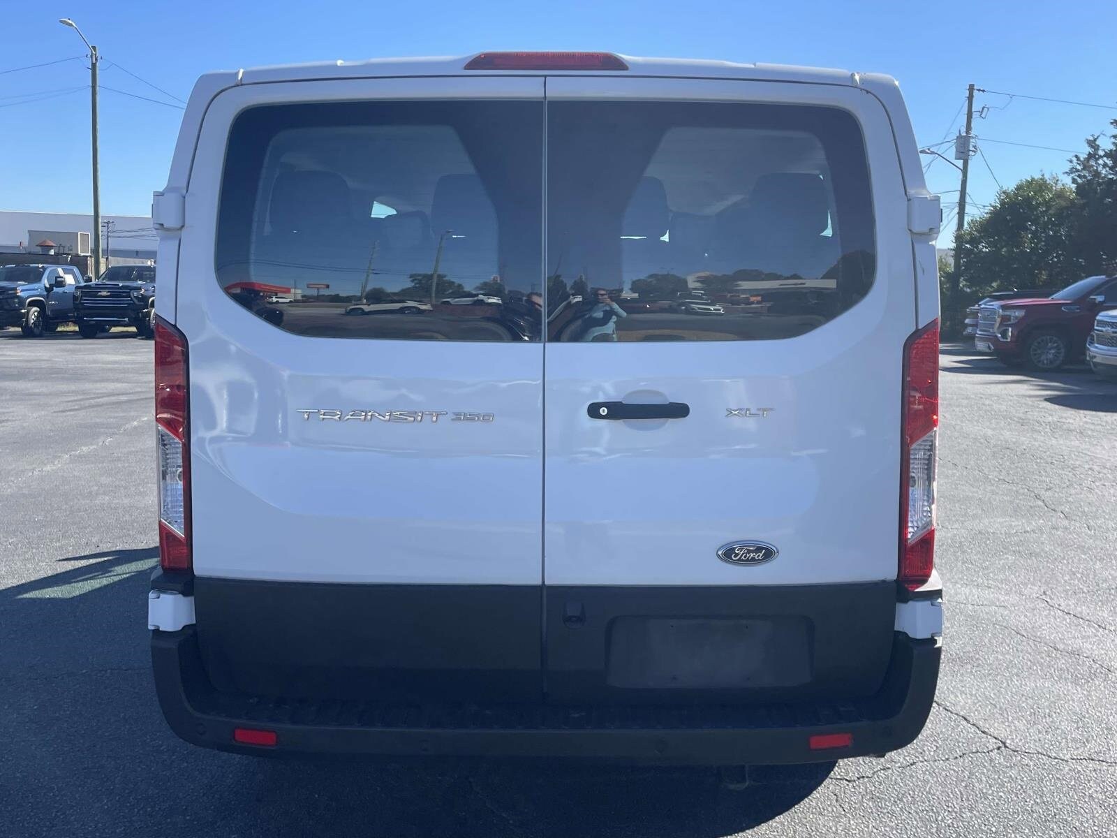 2022 Ford Transit Passenger XL photo 4