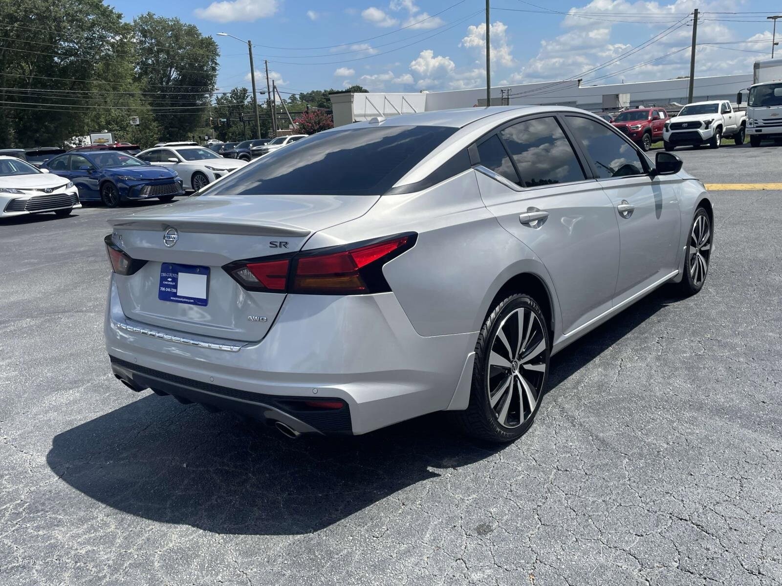 2022 Nissan Altima SR photo 3