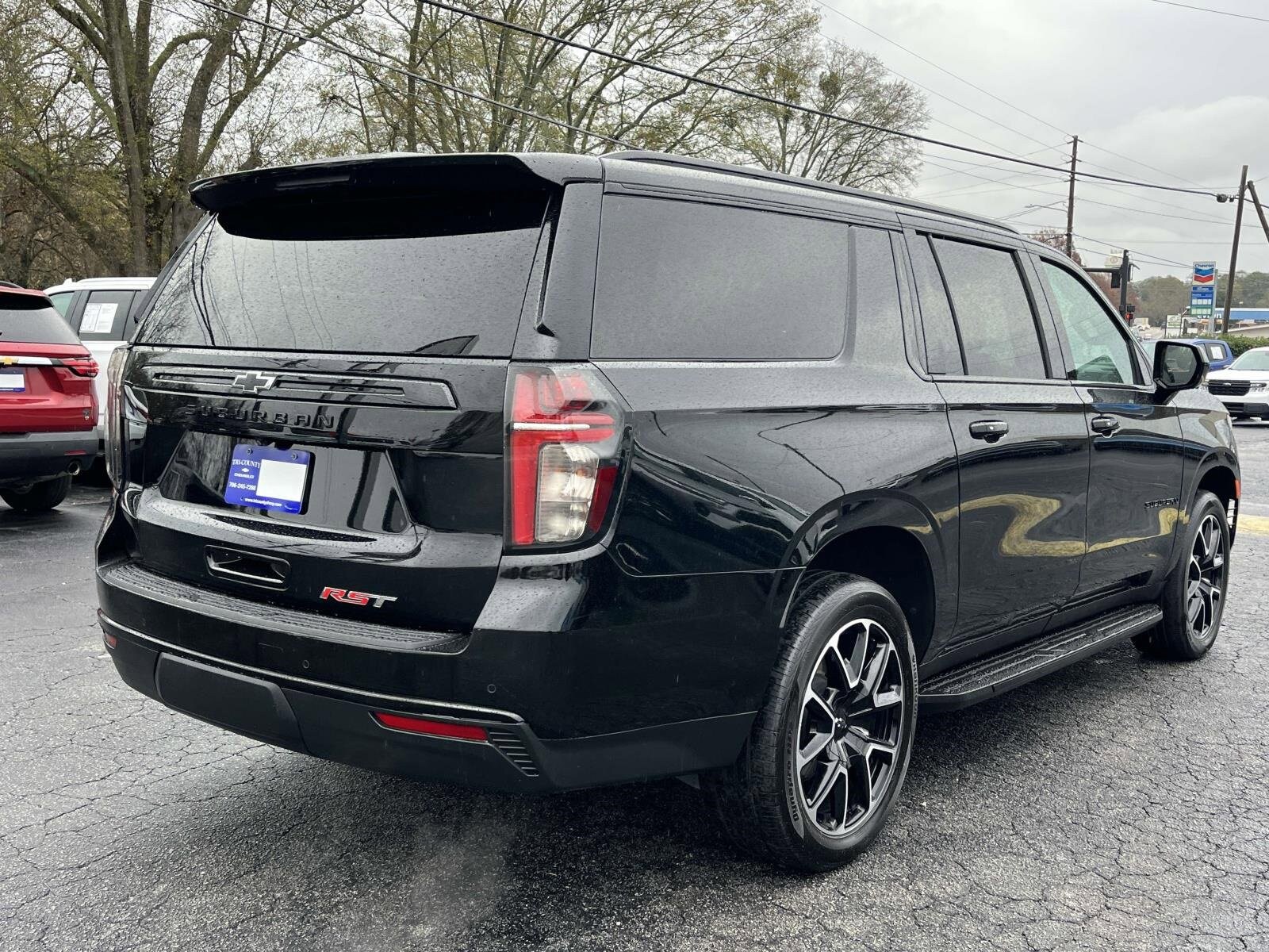 2024 Chevrolet Suburban RST photo 3