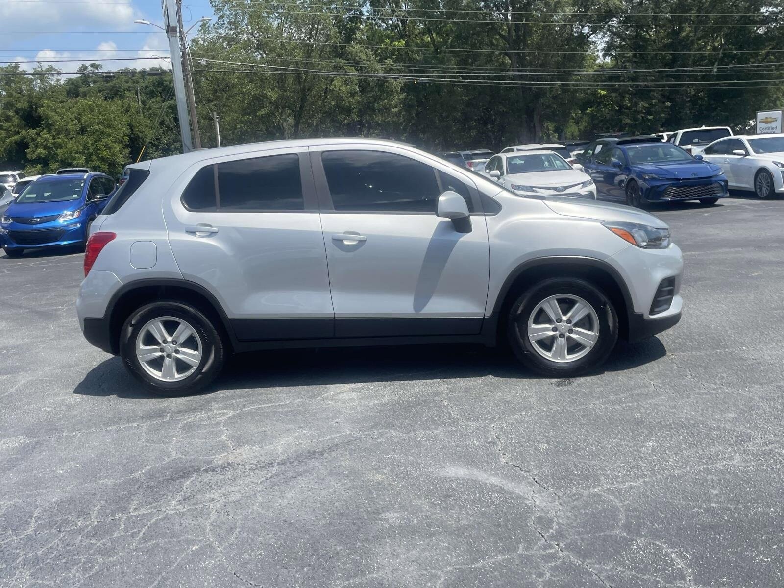 2020 Chevrolet Trax LS photo 2