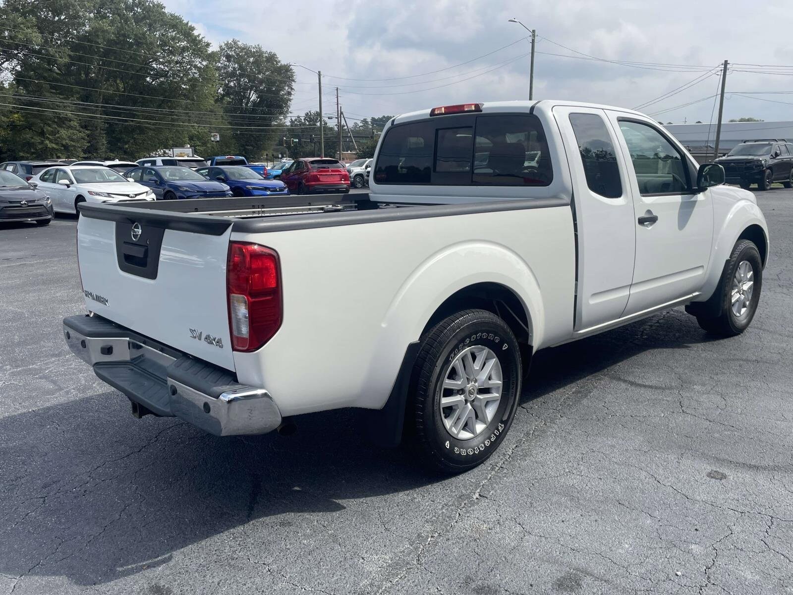 2016 Nissan Frontier SV photo 3