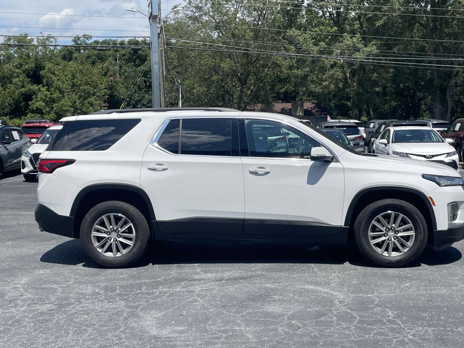 2022 Chevrolet Traverse Cloth photo 2