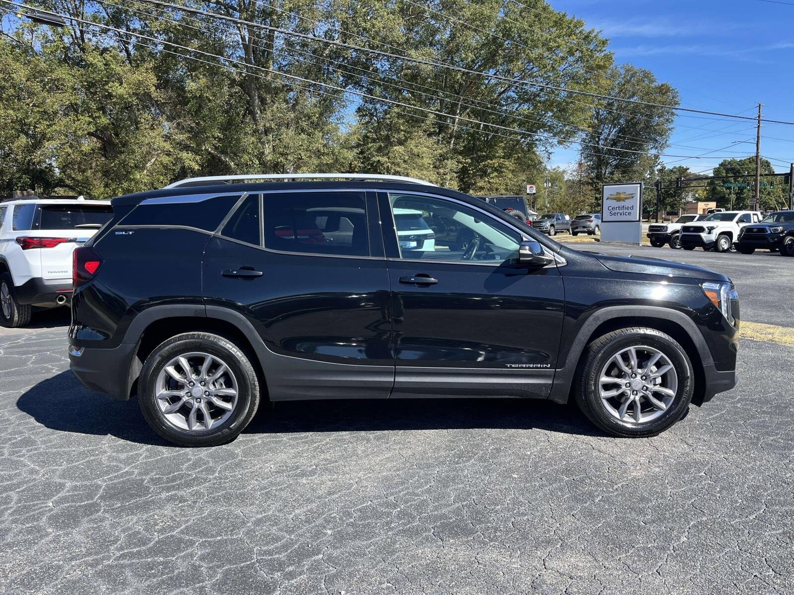 2024 Gmc Terrain SLT photo 2