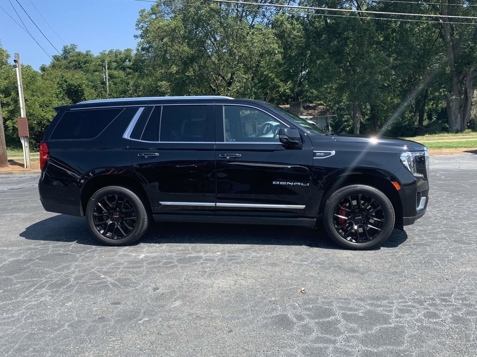 Used 2022 GMC Yukon Denali with VIN 1GKS2DKL5NR229458 for sale in Royston, GA