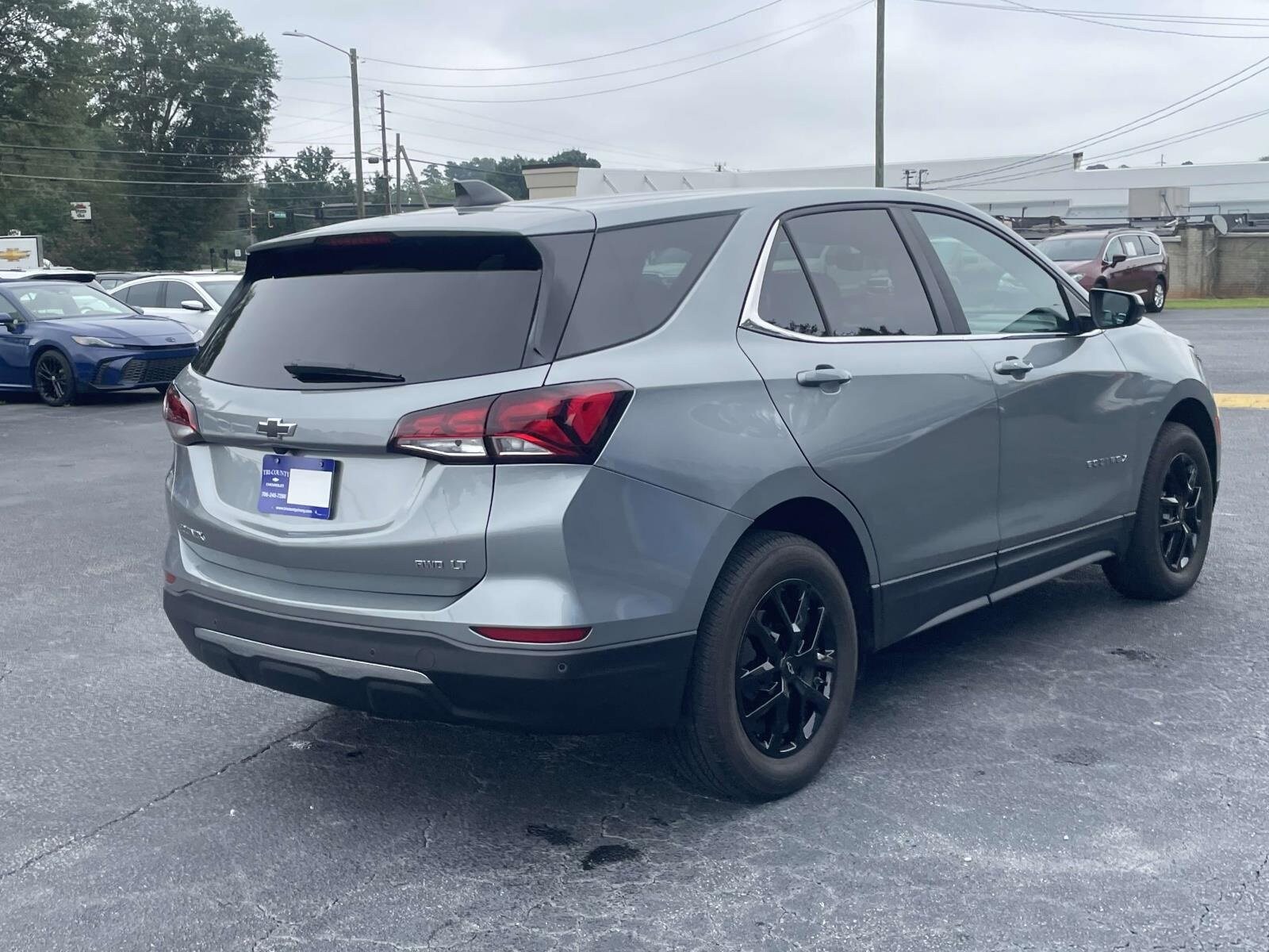2023 Chevrolet Equinox LT photo 3