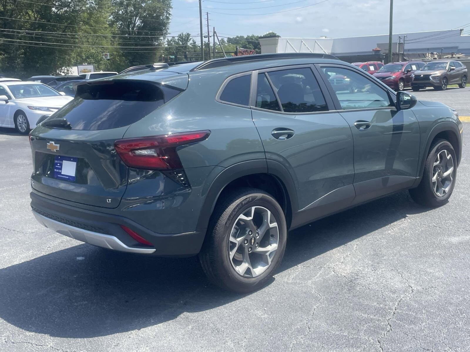 2025 Chevrolet Trax LT photo 2