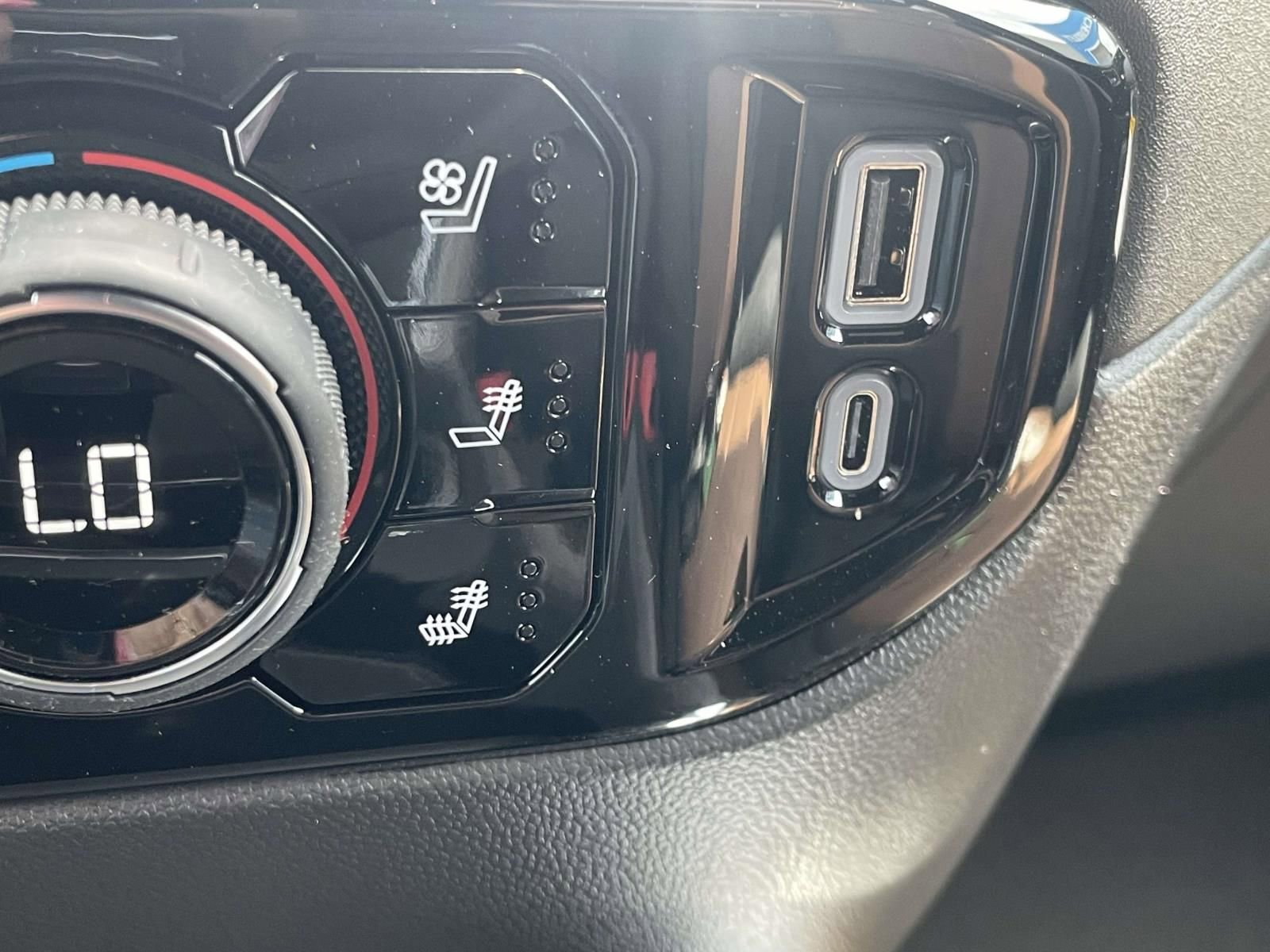 2025 Chevrolet Silverado 2500 HD High Country - Photo 15