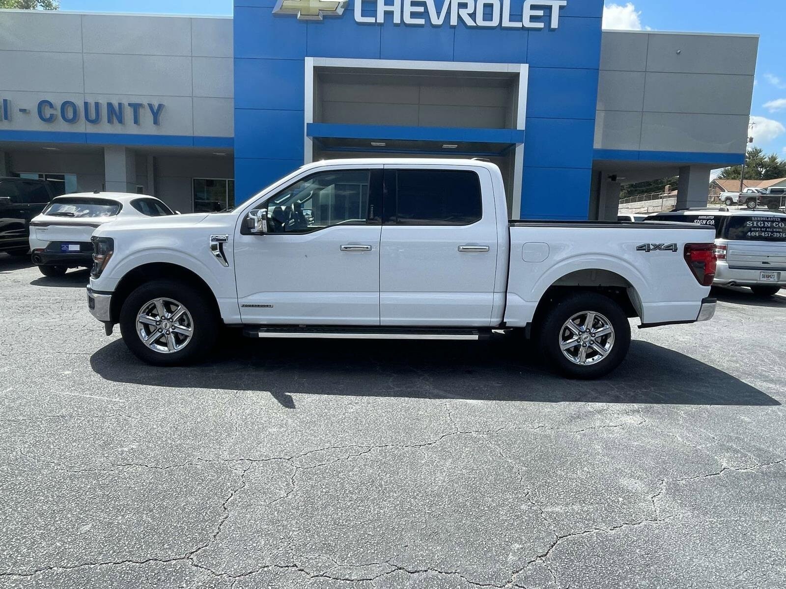 2024 Ford F-150 XLT photo 2