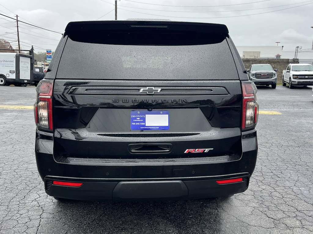 2024 Chevrolet Suburban RST photo 4