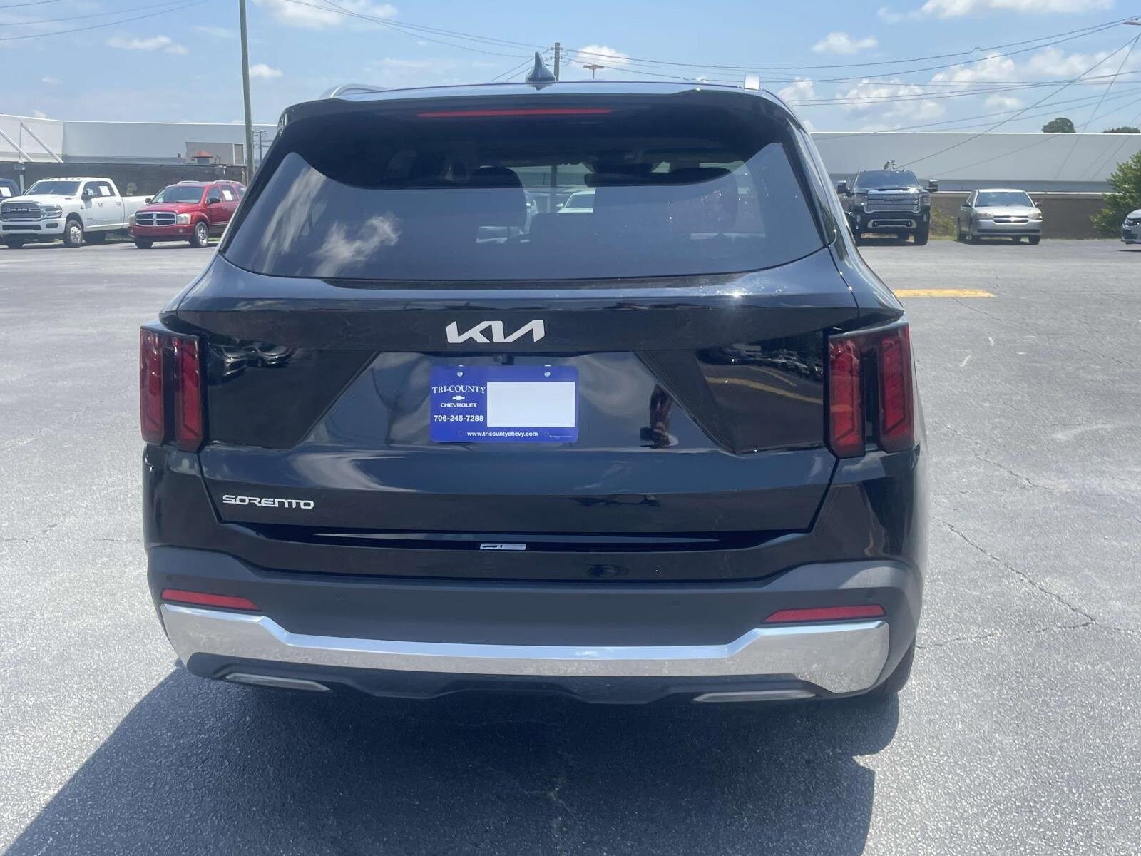 2024 Kia Sorento S photo 2