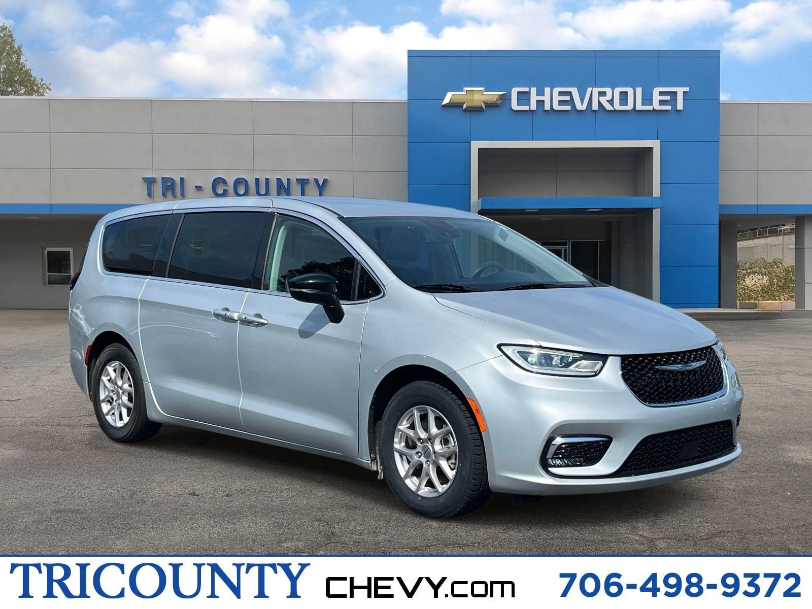 2024 Chrysler Pacifica Touring L's photo