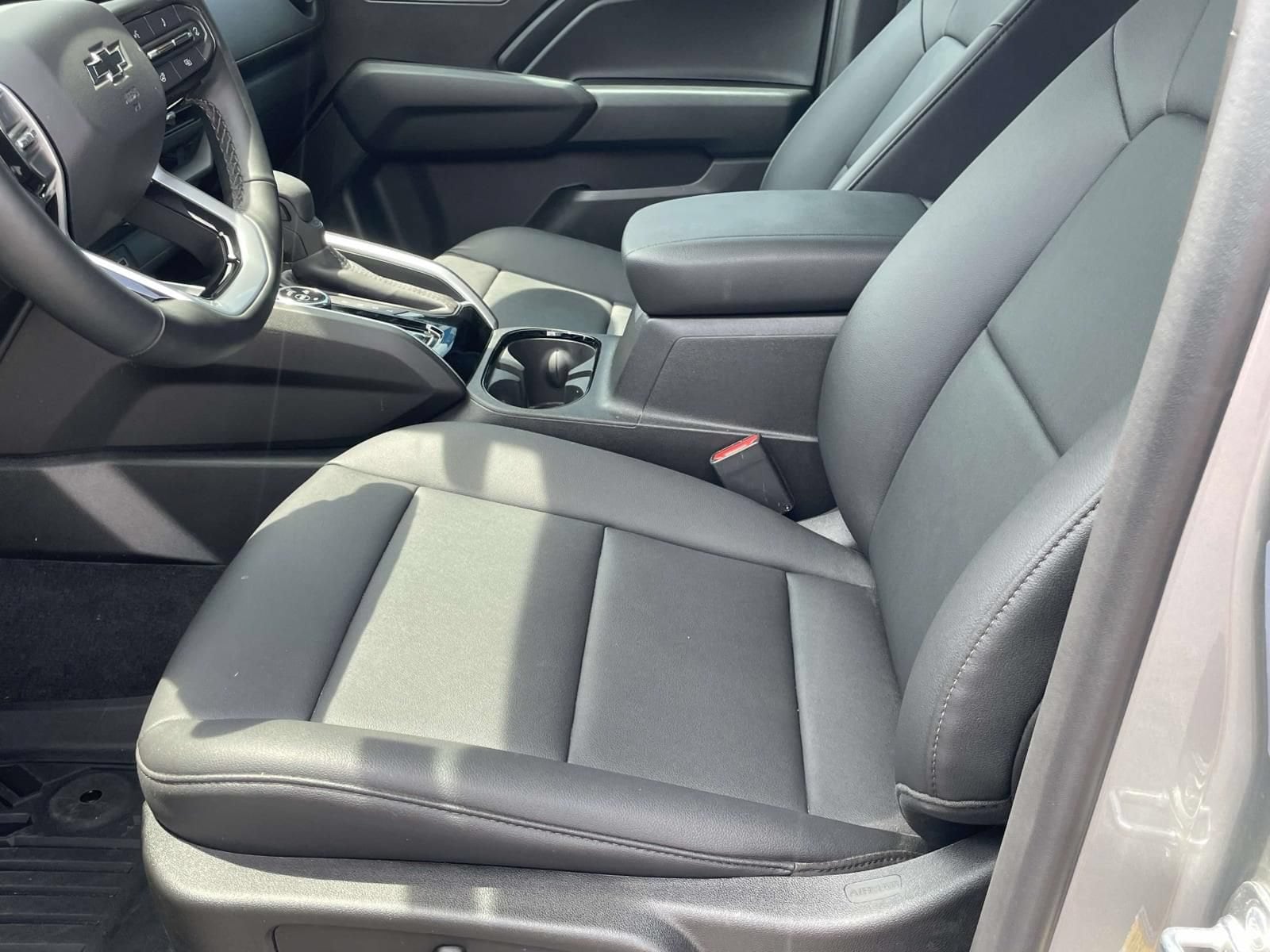 2025 Chevrolet Colorado Trail Boss - Photo 12