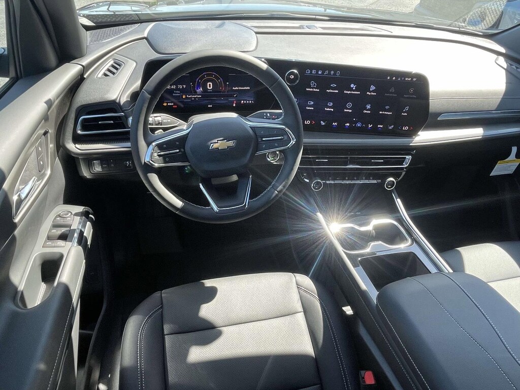 2026 Chevrolet Traverse photo 3