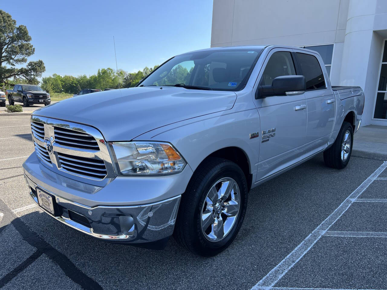 2019 RAM 1500 Classic Big Horn 4x4 Crew Cab 5'7's photo