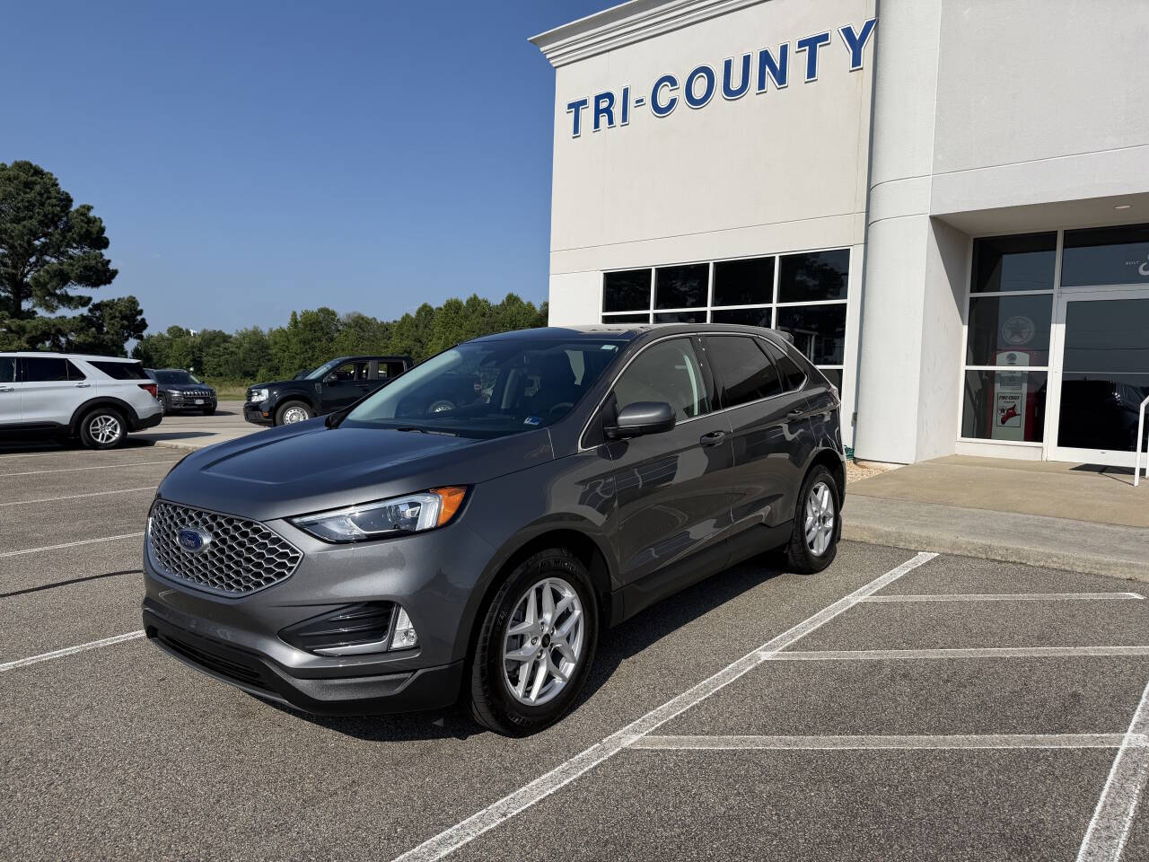 2024 Ford Edge SEL AWD's photo