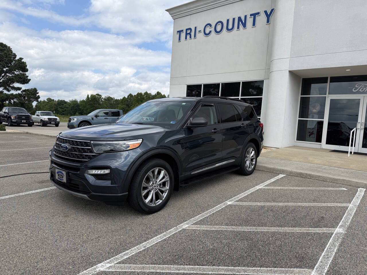 2022 Ford Explorer XLT 4WD's photo