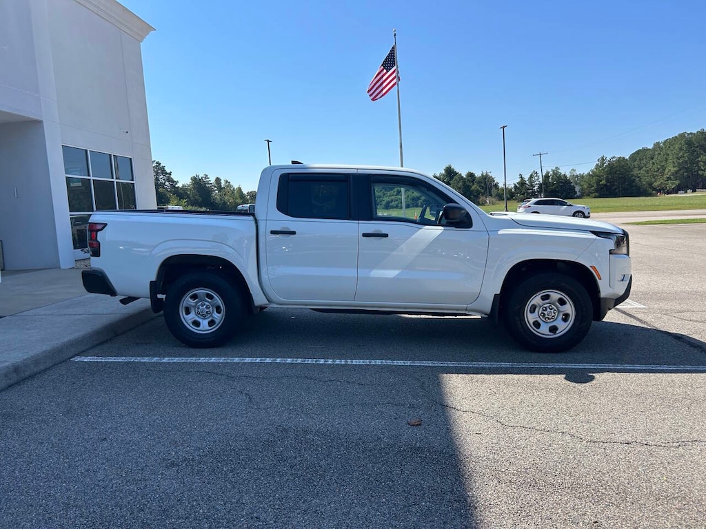 Used 2022 Nissan Frontier S 4x4 4dr Crew Cab 5 ft. SB Truck Crew Cab