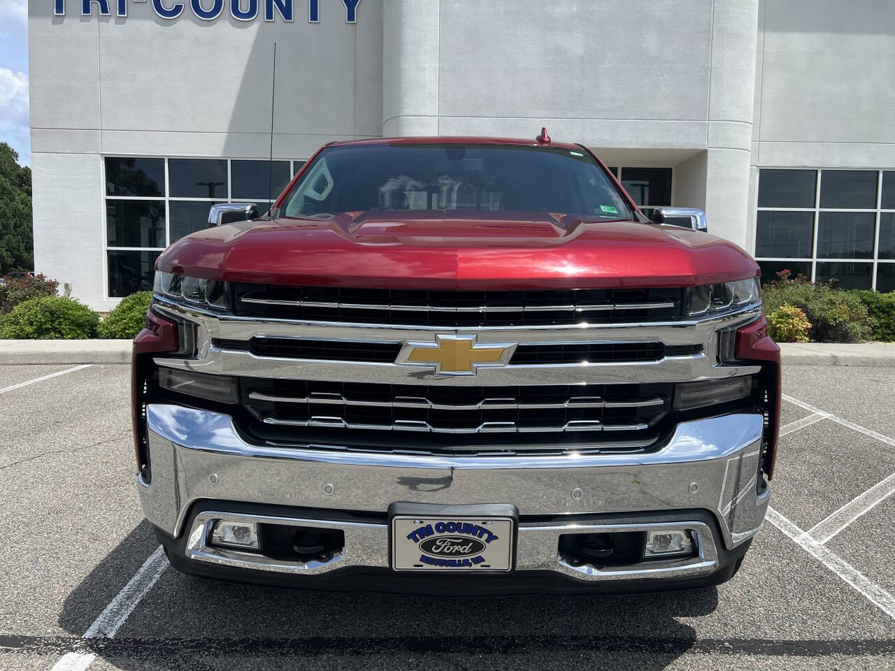 Used 2019 Chevrolet Silverado 1500 LTZ with VIN 3GCUYGEDXKG248351 for sale in Keysville, VA