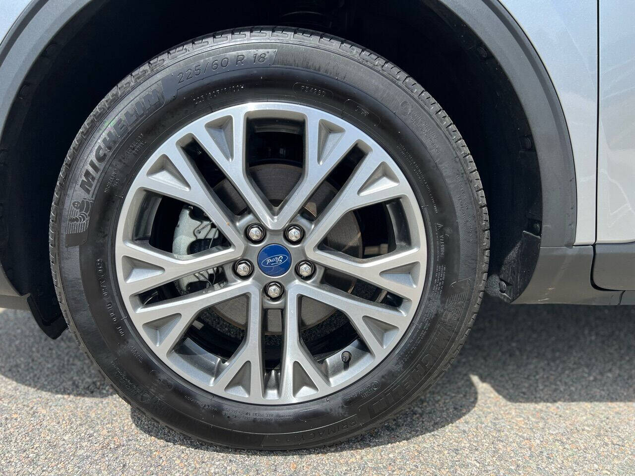 2022 Ford Escape SEL photo 4