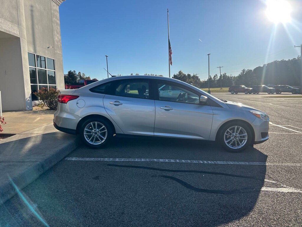 Used 2016 Ford Focus SE 4dr Sedan Sedan