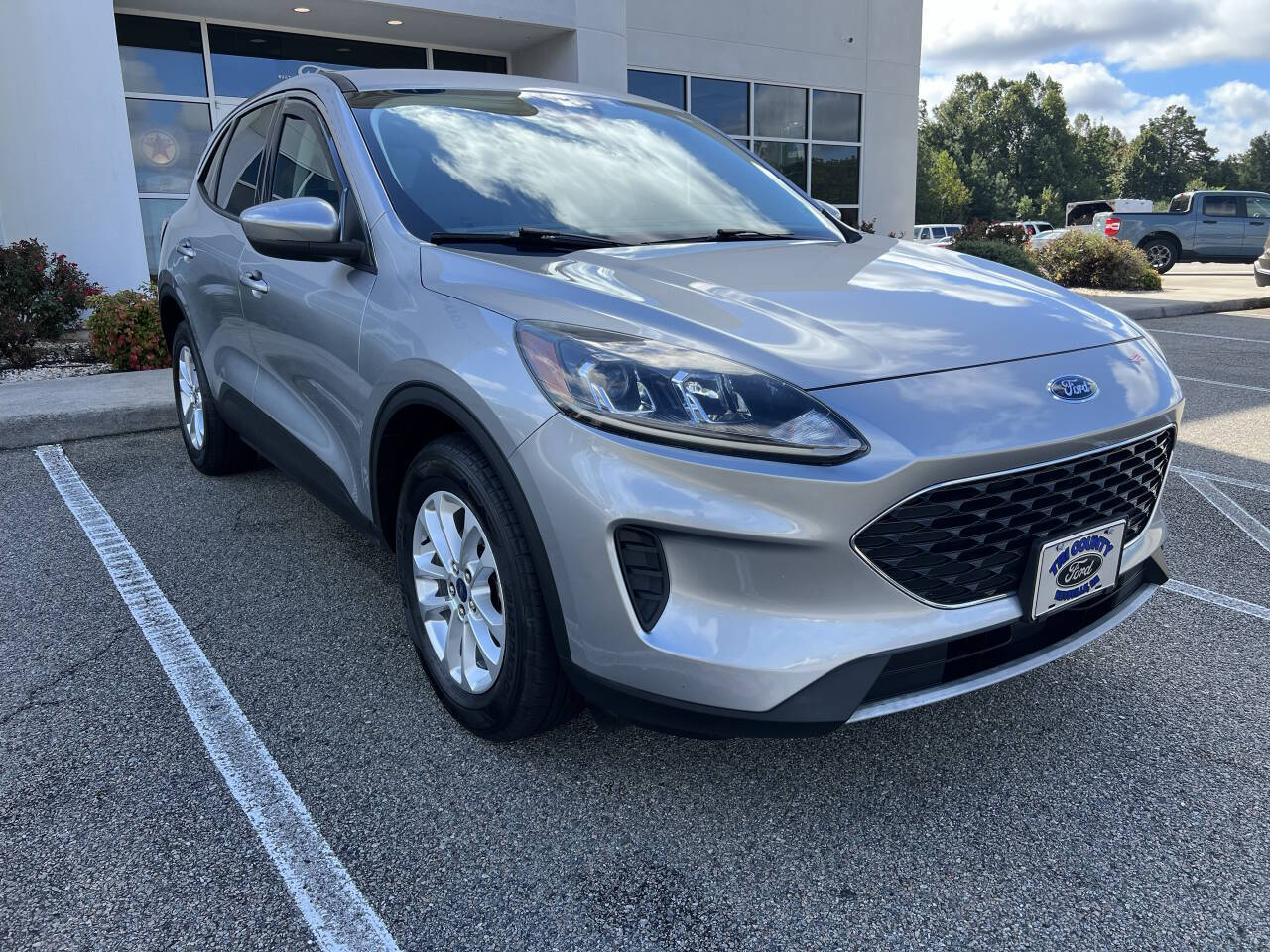 2021 Ford Escape SE photo 2