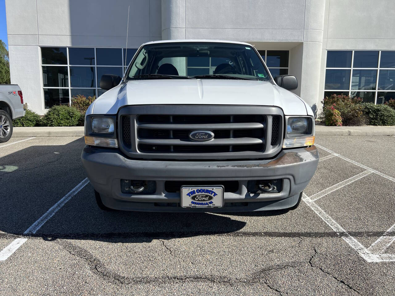 2004 Ford F-250 XL photo 2