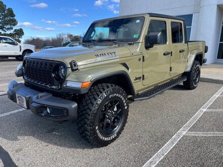 2025 Jeep Gladiator Willys 4x4 4dr Crew Cab 5.0 ft. SB Truck Crew Cab