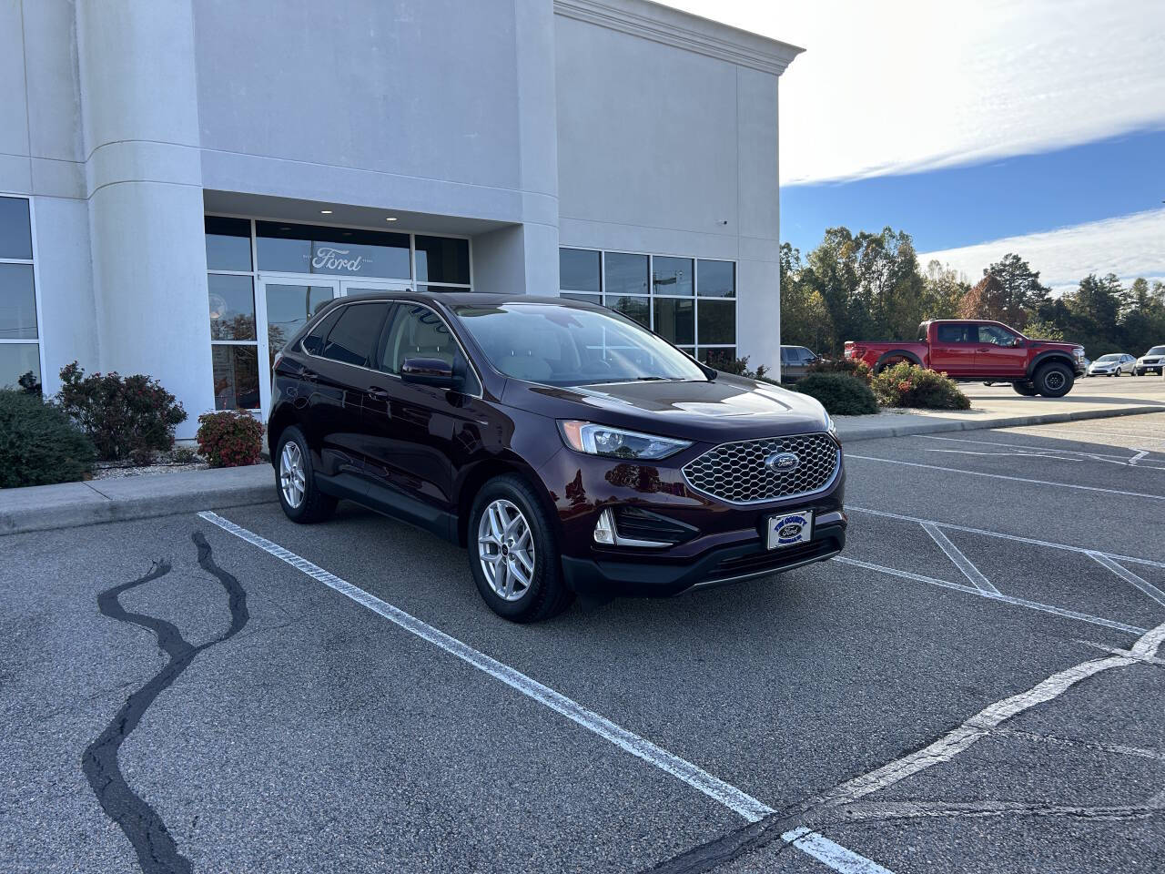 2024 Ford Edge SEL photo 2