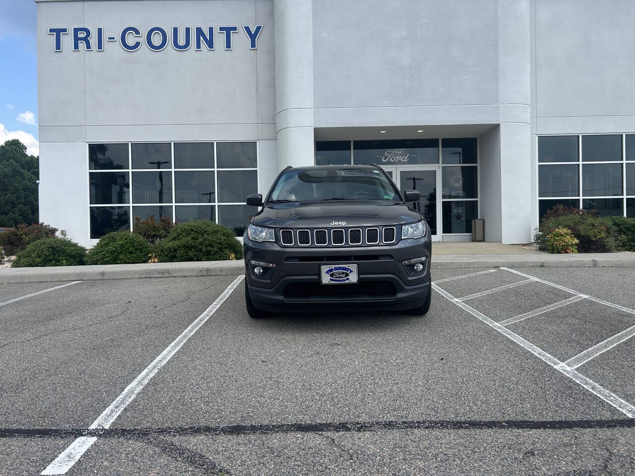 2021 Jeep Compass Latitude photo 2